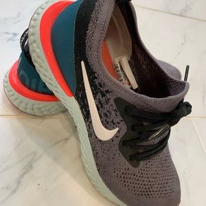 GUC Nike Epic React Sneakers